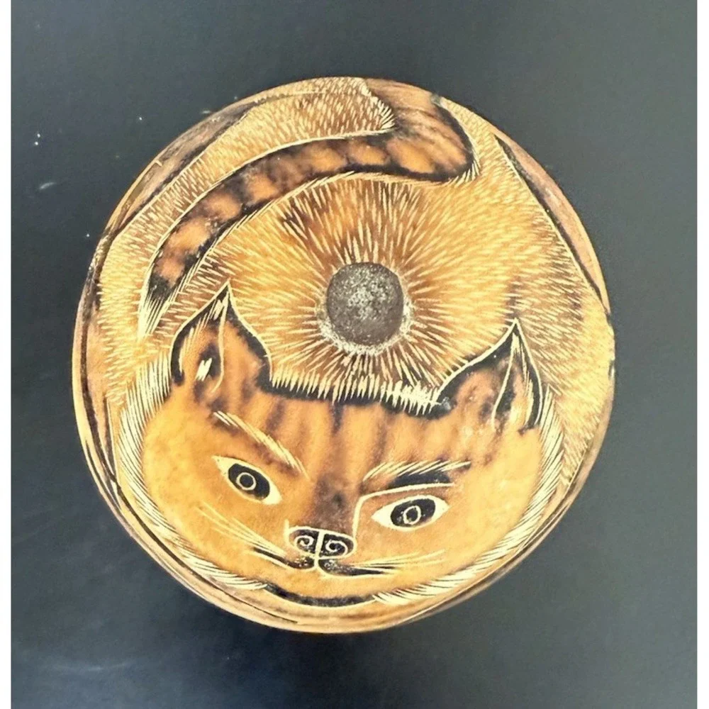 TEN THOUSAND VILLAGES • Hand Crafted & Carved Gourd Cat Trinket Box Peruvian
